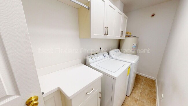 Building Photo - 13290 Pacemaker Dr