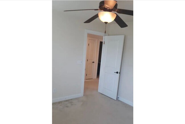 Building Photo - Discover this spacious 5-bedroom, 3.5-bath home in Elgin, SC ~ Available July 2026!