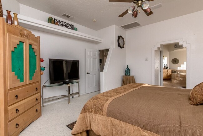 Building Photo - 3611 Vega Ln