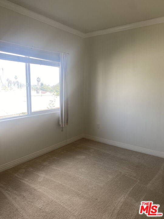 Building Photo - 1862 S Bentley Ave