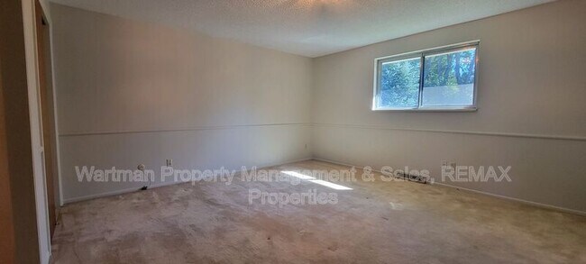 Building Photo - 6853 Duke Dr