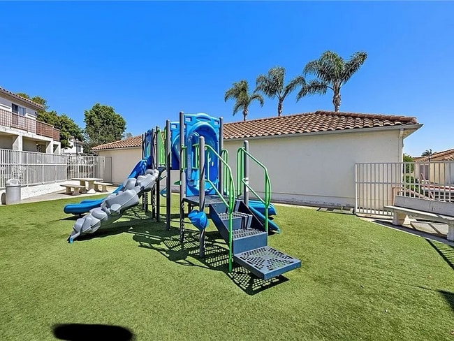 Building Photo - 450 Stoney Point Way