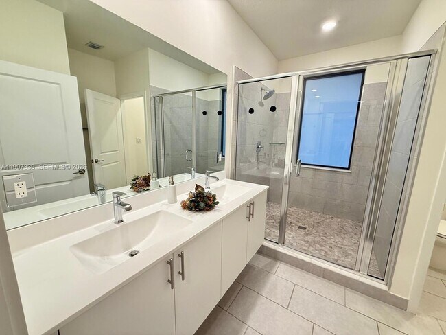 Building Photo - 8001 NW 41st St