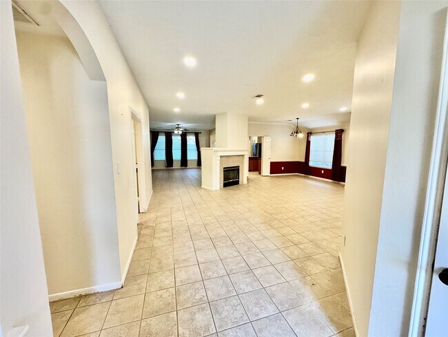 Building Photo - 20303 Misty Cove Dr