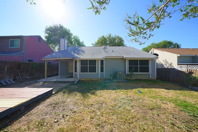 Building Photo - Great Home Near Randolph AFB - Realtor Com...