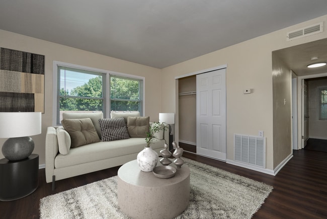 Building Photo - Two Bedroom Apartment off Rodman