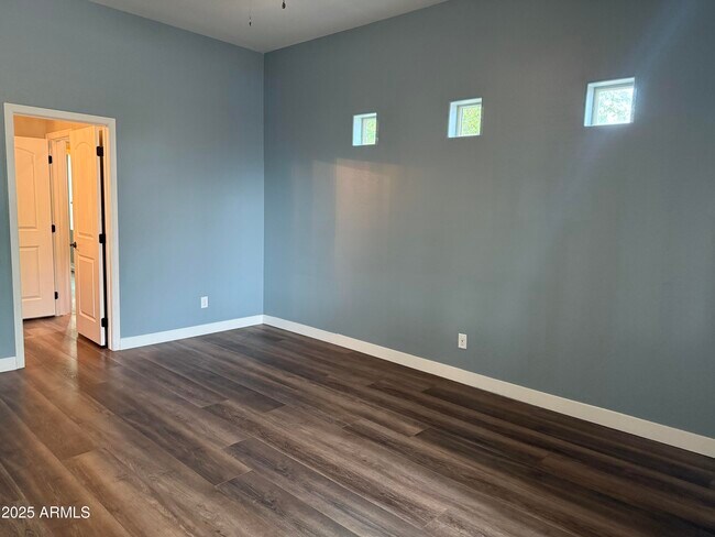 Building Photo - 3123 W Melody Dr