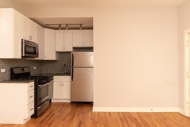 Building Photo - 2425 N Kedzie Blvd