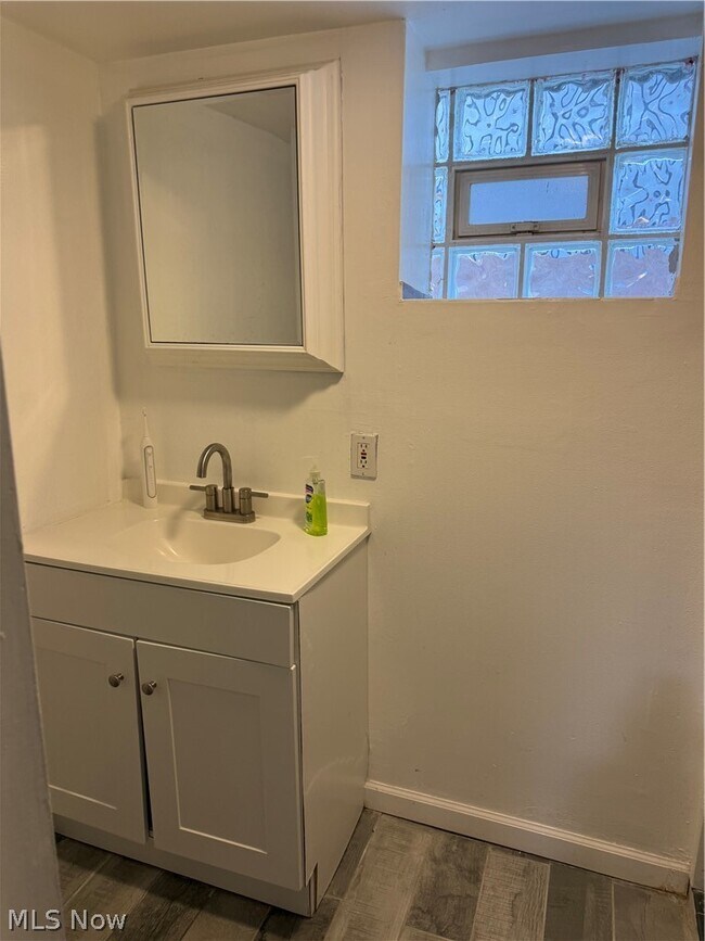 Building Photo - 1460 Elmwood Ave