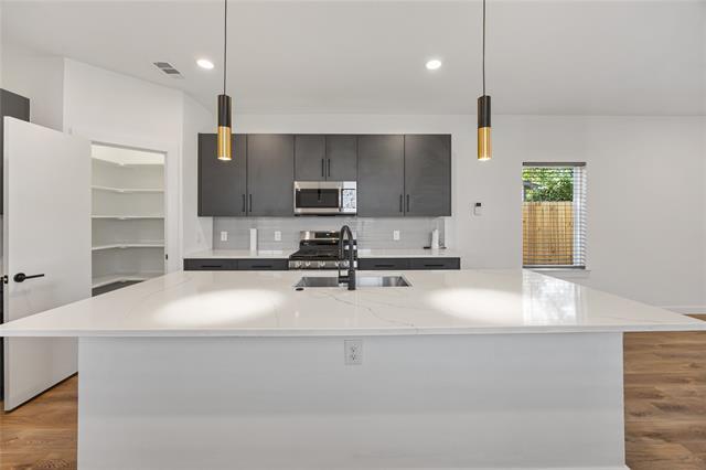 Building Photo - 2609 Warren Ave