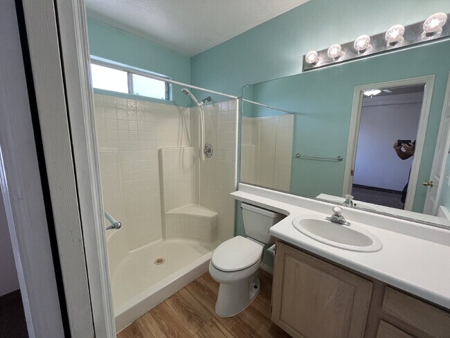 Building Photo - Wonderful 3 bed 3 bath home in Saint George. Private covered balcony with wonderful views. Fully ...