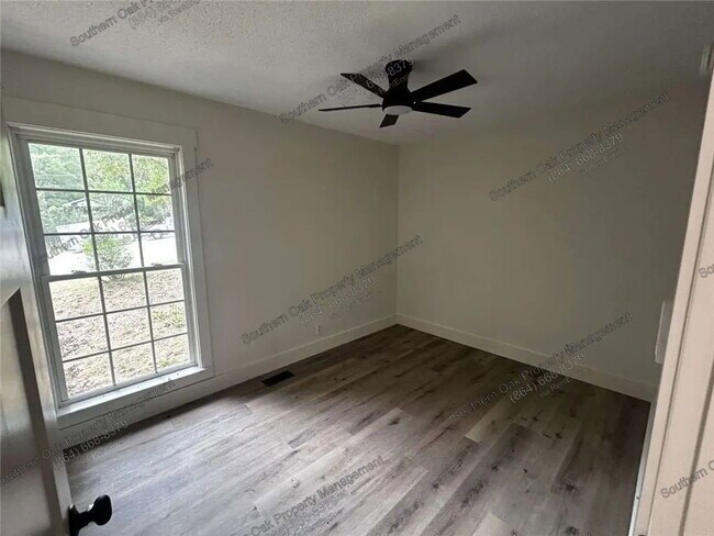 Building Photo - 107 Ledbetter Ln