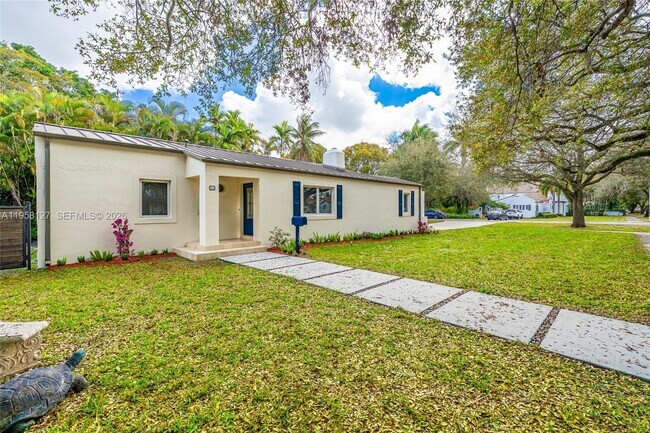 Building Photo - 295 De Leon Dr