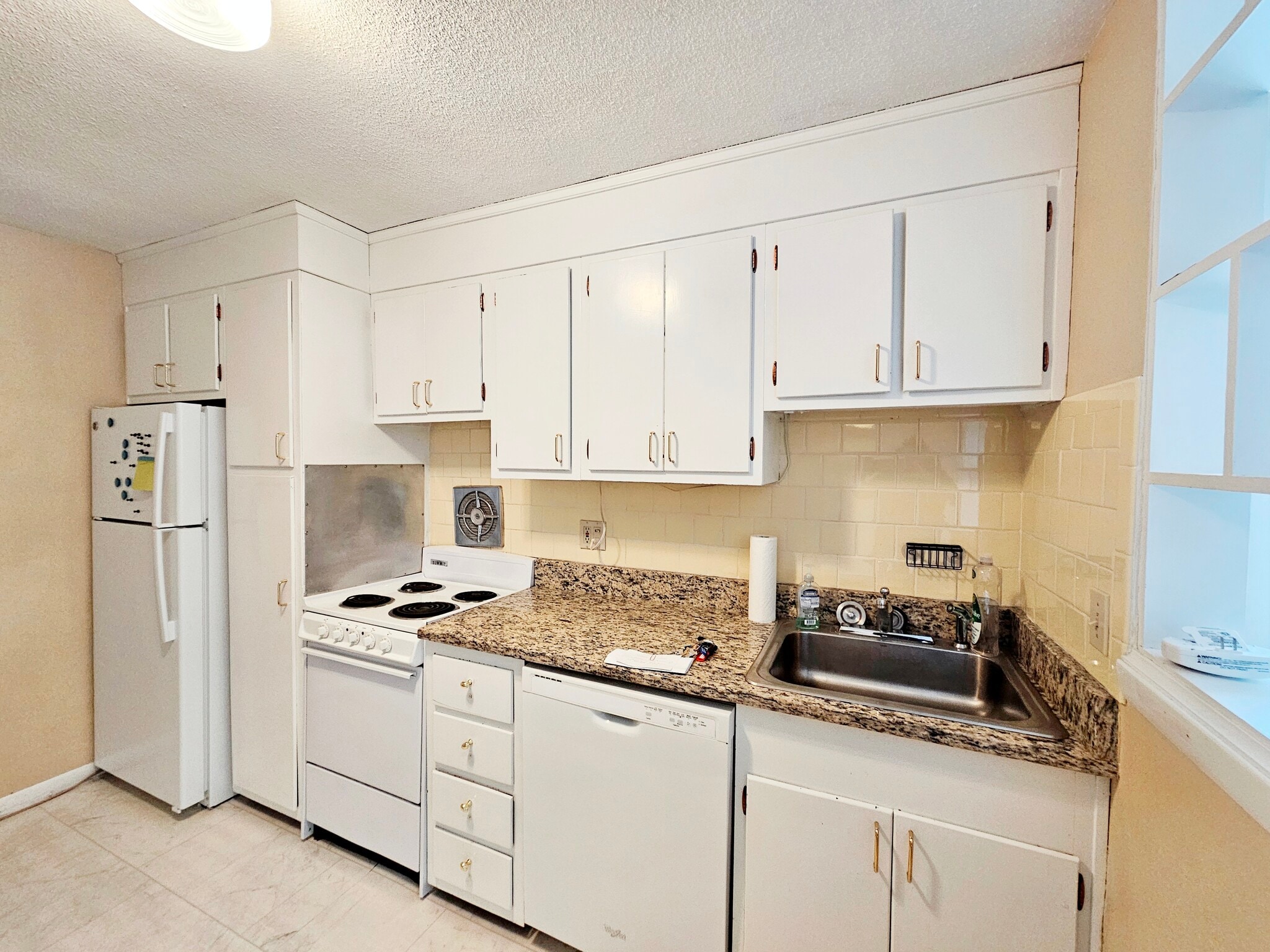 Building Photo - 50 Green St