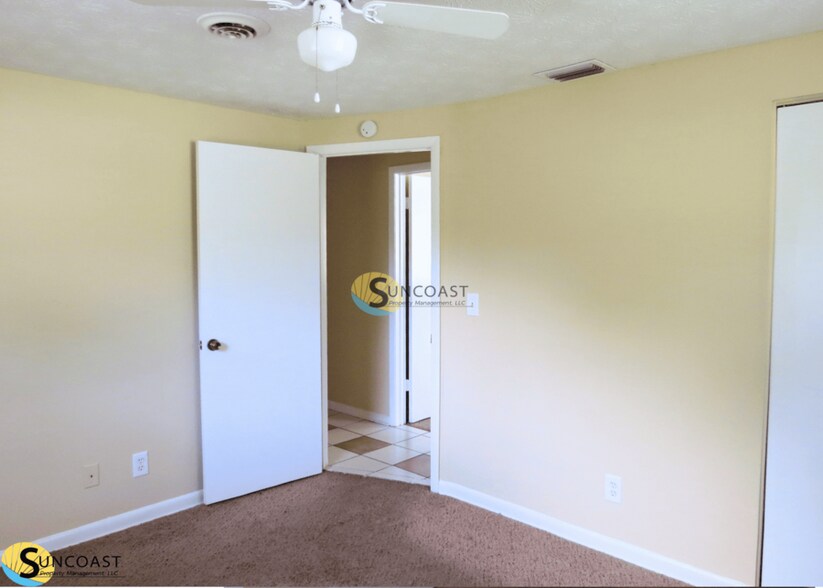 Building Photo - 454 Gano Ct