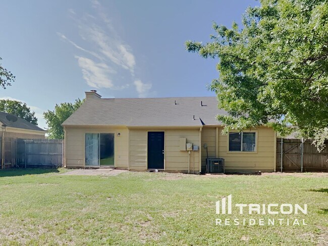 Building Photo - 3913 Big Leaf Ln