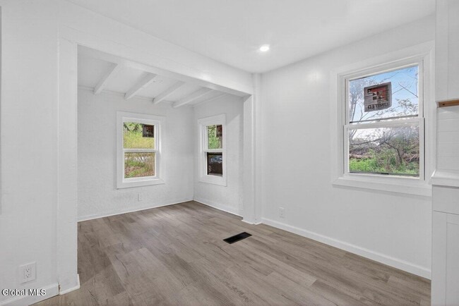 Building Photo - 1809 Ridge Rd