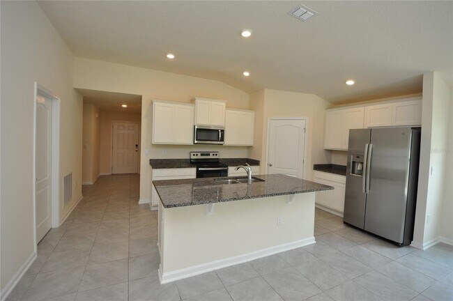 Building Photo - 80 Oakleaf Way