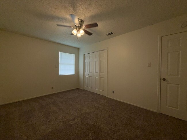 Building Photo - 5501 Rose Hill Cir