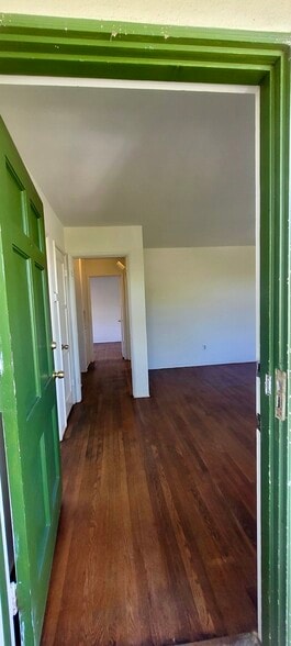 Building Photo - 4313 Mentone St