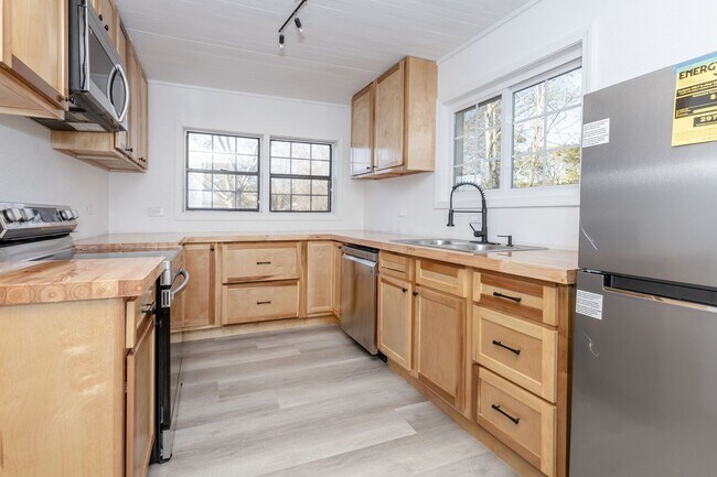 Building Photo - Fully remodeled home for rent!