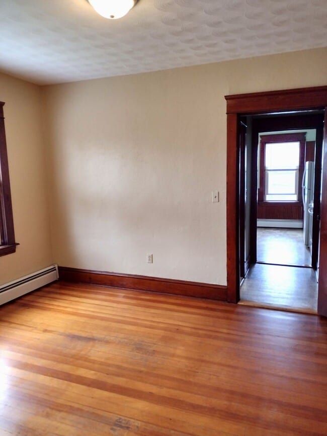 Building Photo - Pawtucket/Darlington – Large Two Bed - $1,450