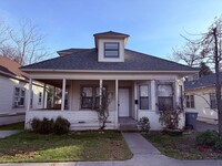 Building Photo - Historic 3 bedroom, 2 bath home perfectly ...