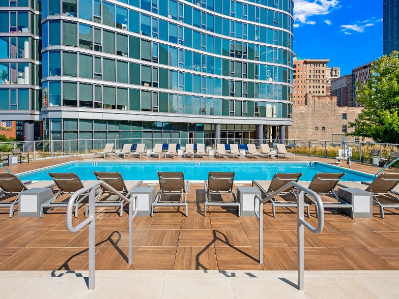 Building Photo - 1053 S State St