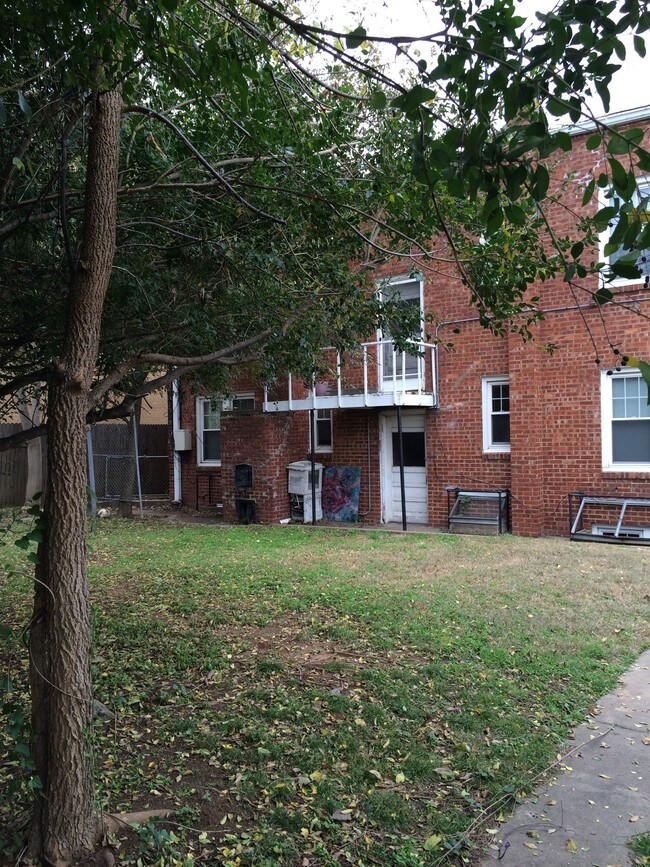 Building Photo - The Georgian Ann