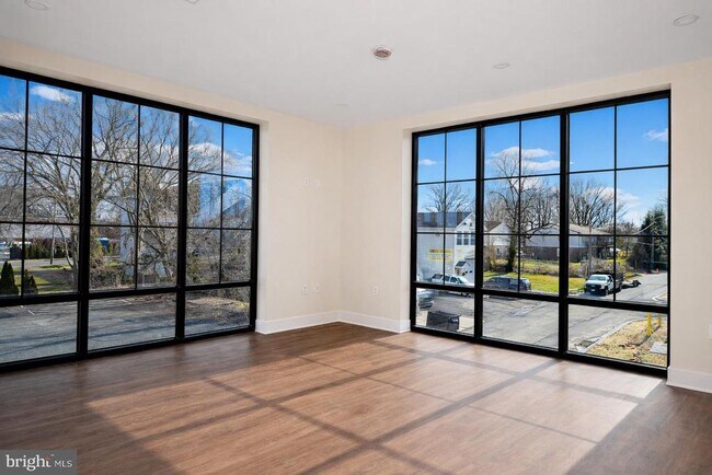 Building Photo - 128 N Bond St