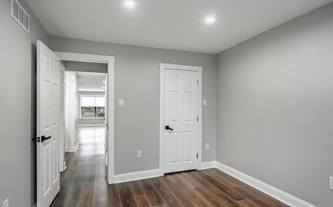 Building Photo - 239 Smallwood Ct