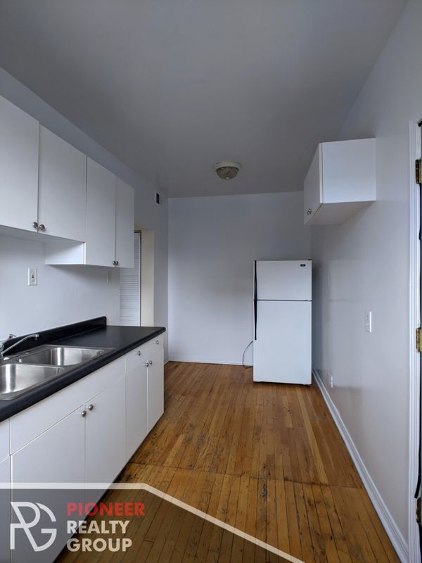 Building Photo - 3000 N Whipple St