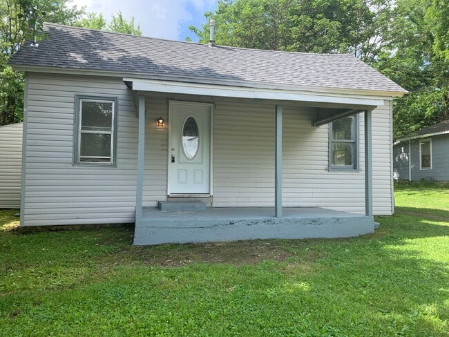 Building Photo - Newly Remodeled 2 bedroom 1 bathroom!!