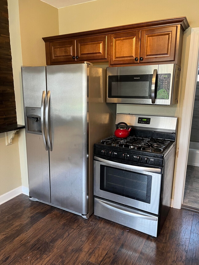 Building Photo - 602 Michigan Ave