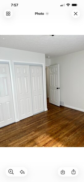 Building Photo - 185 Meadows Dr