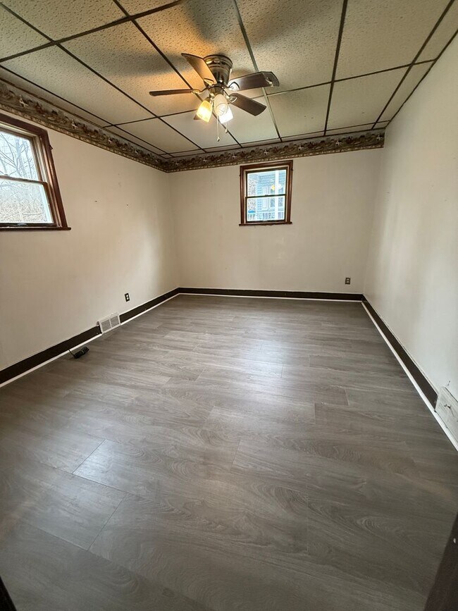 Building Photo - 425 Fourth St Monongahela PA 15063