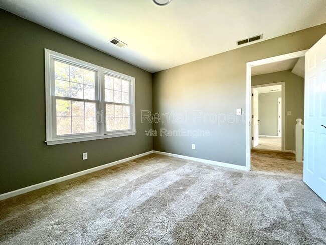 Building Photo - 3707 Rogers Cove