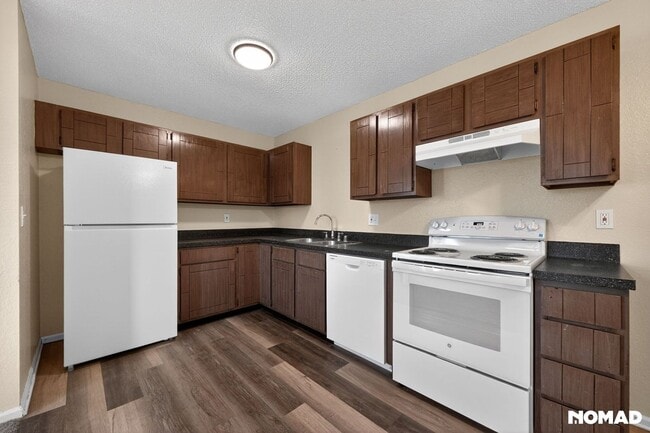 Building Photo - 820 Stone Mountain Ct