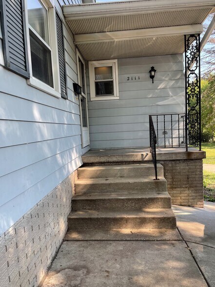Building Photo - 2111 Judson Ct