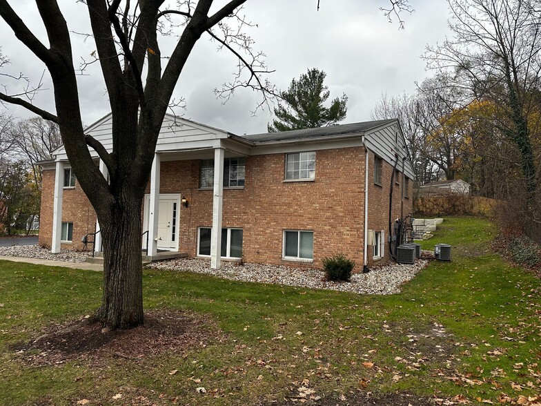 Building Photo - 174 S Fremont St NE