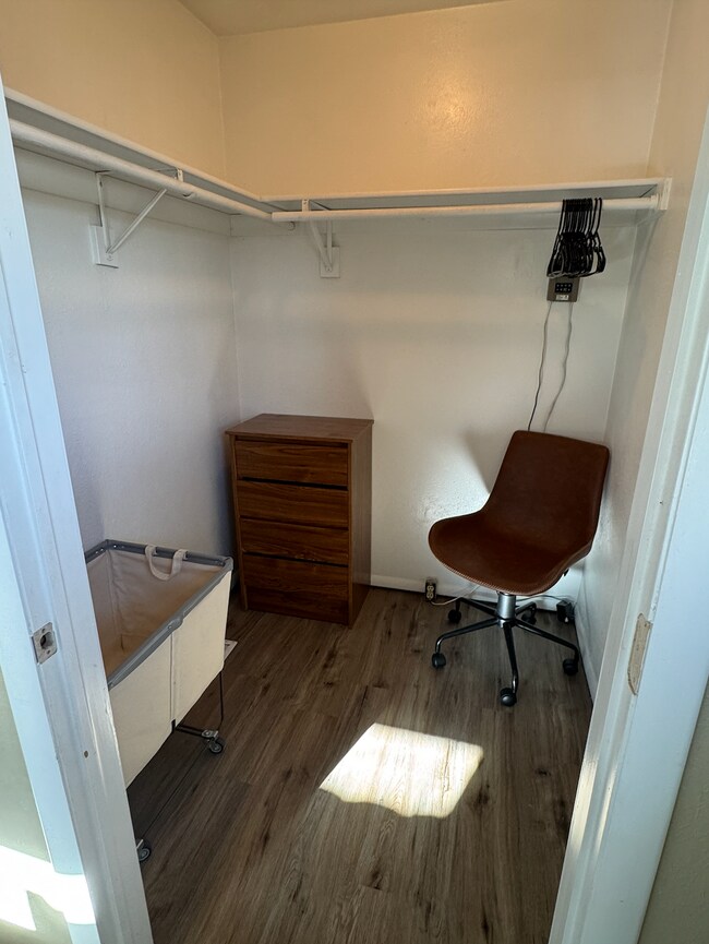 Building Photo - 7370 Utica St