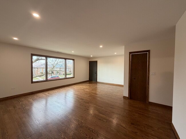 Building Photo - 2825 73rd Ave