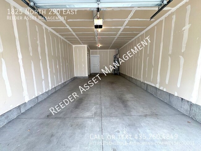 Building Photo - 290 1825 N