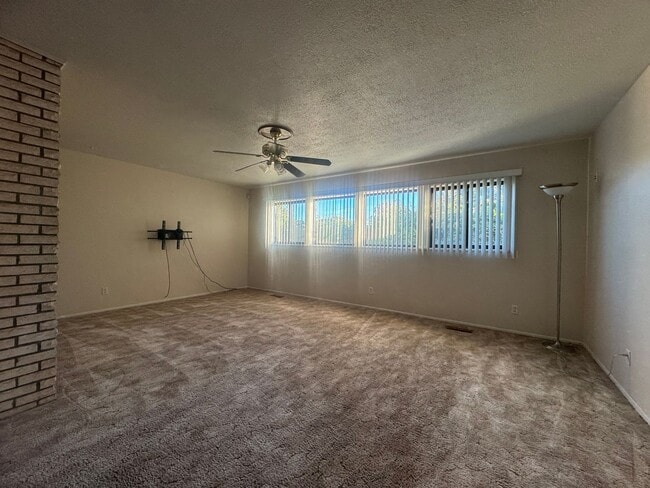 Building Photo - 20 Wildy Dr