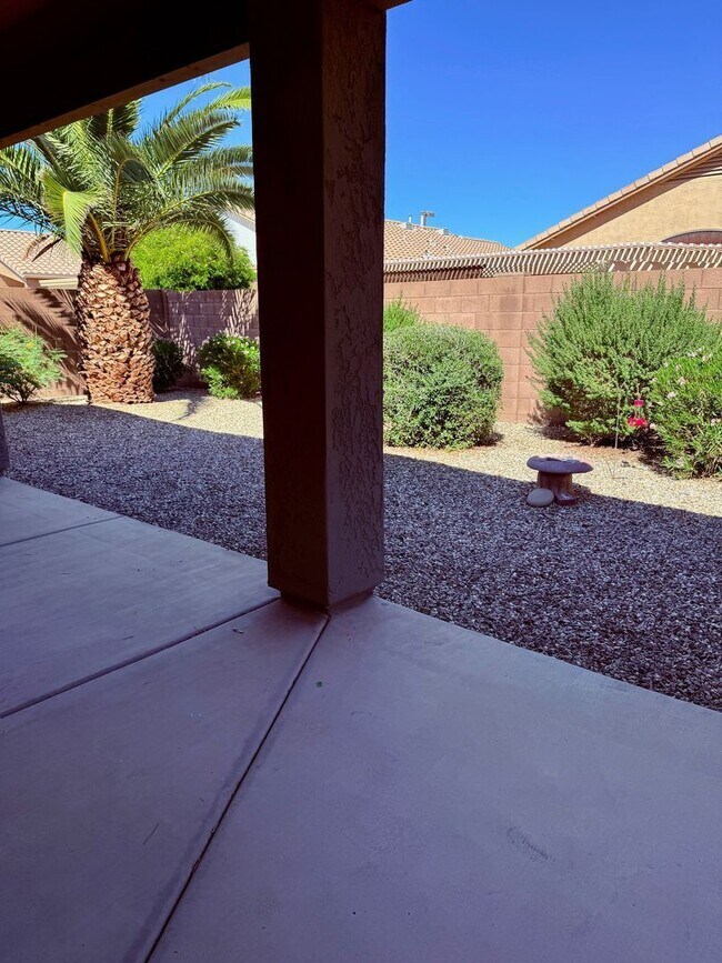 Building Photo - 18252 W Buena Vista Dr