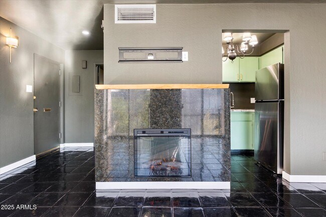 Building Photo - 1018 E Osborn Rd