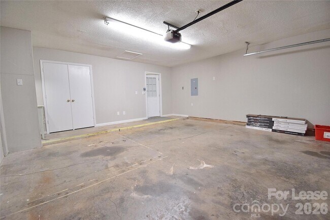 Building Photo - 9530 Errington Ln