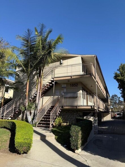 Building Photo - 1852 N Wilton Pl