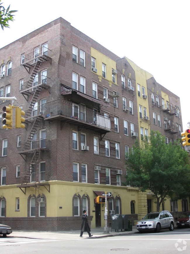Building Photo - 4701 15th Ave