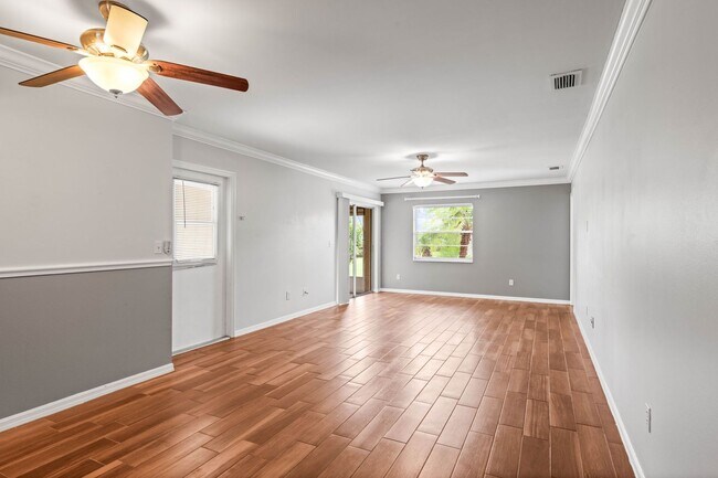 Building Photo - Perfect Retirement Condo